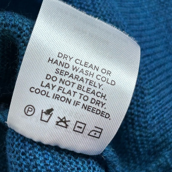 The Reset R Label Essential Funnel Neck Sweater
Wool
Quiet Luxury
Size S/M
Blue - Picture 5 of 9